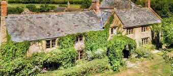Beautiful Country Manor near the sea.