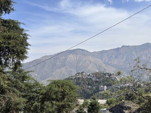 Deluxe Double Room, Mountain View | Miscellaneous - Banglow Ki Kandi (Mussoorie)