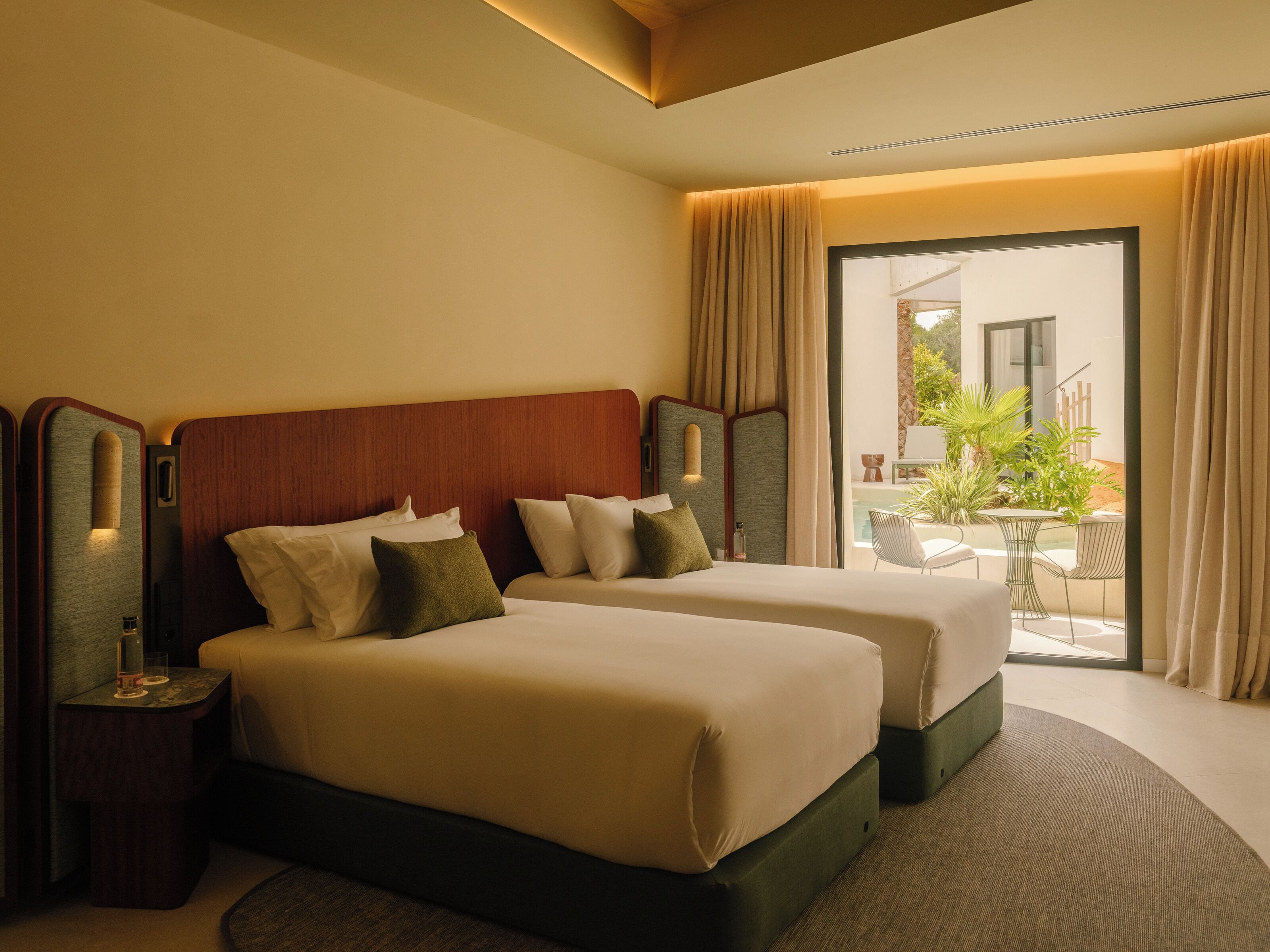 Premium bedding, down duvets, pillow-top beds, minibar