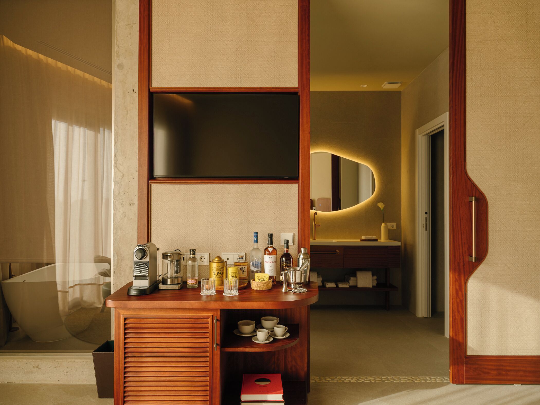 Luxe beddengoed, donzen dekbedden, pillowtop-bedden, een minibar
