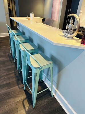 Dining - Oasis 1 bedroom condo in adorable Fort Lauderdale (Fort Lauderdale)