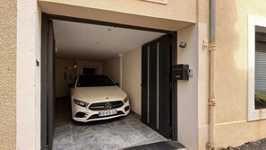 Property grounds - Maison de charme avec 3 chambres, une terrasse aménagée et un garage (Lézignan-la-Cèbe)
