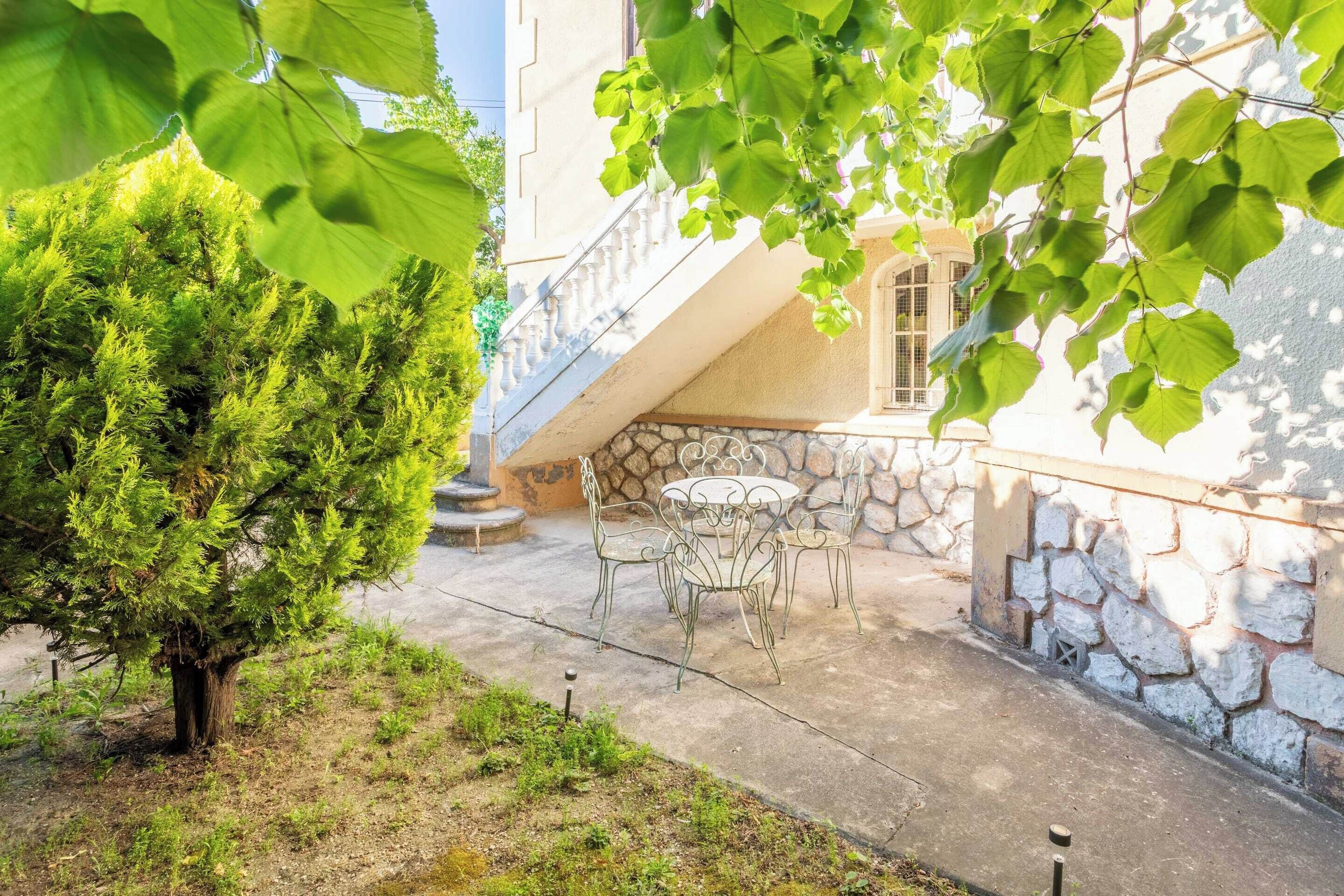 Apartment | Outdoor dining