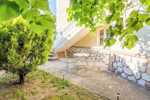 Apartment | Outdoor dining - Charming 1bdr/2p Flat With a Garden (Marseille)