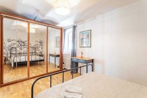 Apartment | 1 bedroom, bed sheets