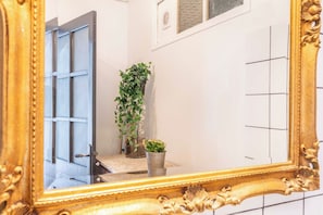 Apartment | Interior - Charming 1bdr/2p Flat With a Garden (Marseille)
