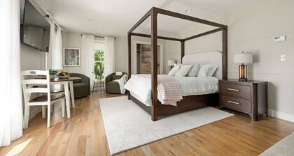 Apple Blossom Suite