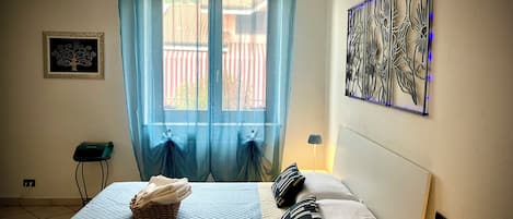 2 bedrooms, WiFi, bed sheets, wheelchair access
