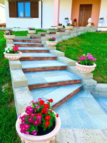 Apartment in Villa with garden and private parking (Langhe Roero)