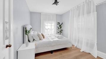 3 chambres, fer et planche à repasser, accès Internet, draps fournis