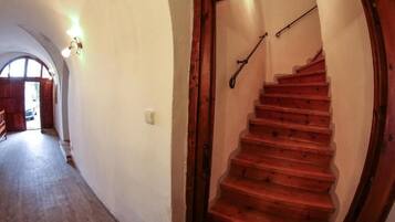 Classic Room, Non Smoking | Interior