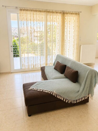 Treasure B B - Garden Stay in Paloukia Salamina