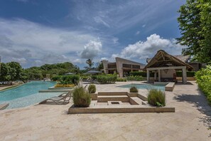 House | 2 bedrooms, Internet - Luxe 2-br Ocean-view Apartment With Pool Gym Spa (Cartagena)