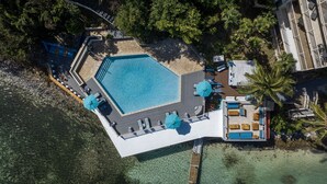 Condo, 1 Bedroom | Kolam renang