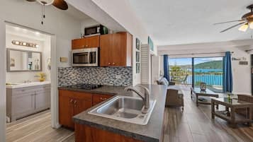 Condo, 1 Bedroom | Private kitchen | Fridge, oven, coffee/tea maker, toaster