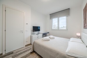 Bügeleisen/Bügelbrett, kostenloses WLAN, Bettwäsche
