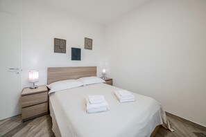 4 quartos, ferros/tábuas de passar roupa, Wi-Fi de cortesia
