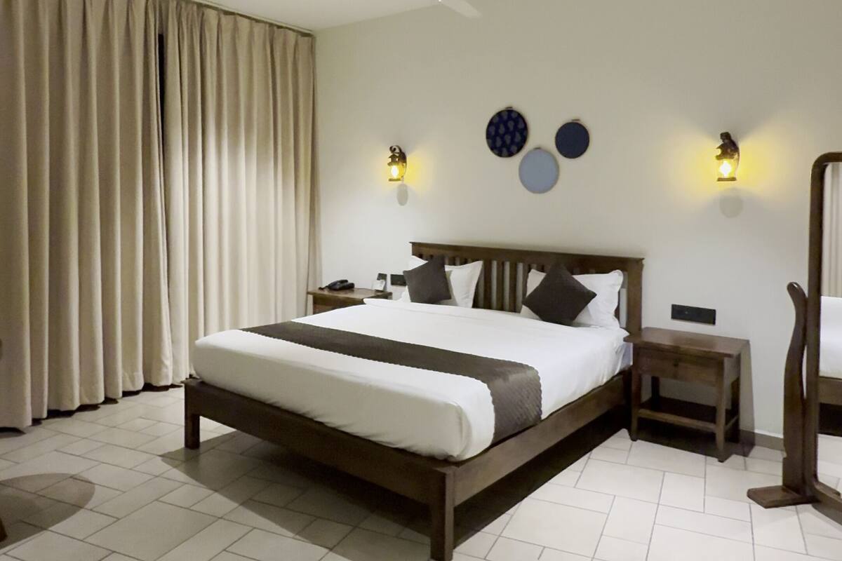 Standard Cottage, Balcony, Pool View | In-room safe, desk, laptop workspace, soundproofing