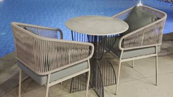 3 outdoor pools, pool umbrellas, pool loungers