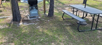 Serene campground in Navarre perfect for outdoor adventures