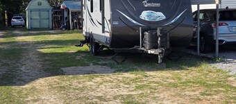 Serene campground in Navarre perfect for outdoor adventures