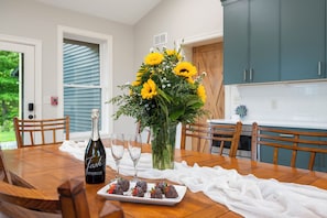 Dining - Petal & Bloom Farmhouse w/ Speakeasy Lounge! (Rome)