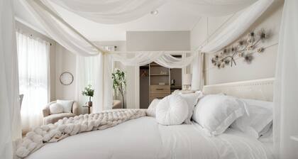 Petal & Bloom Farmhouse w/ Speakeasy Lounge!