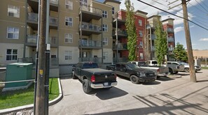 Exterior - Cozy Condo Steps To Ice District & Rogers Place (EDMONTON)