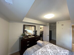 2 dormitorios, tabla de planchar con plancha, wifi gratis y ropa de cama