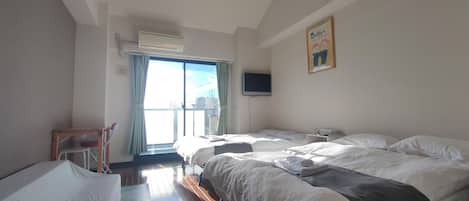 Iron/ironing board, Internet, bed sheets