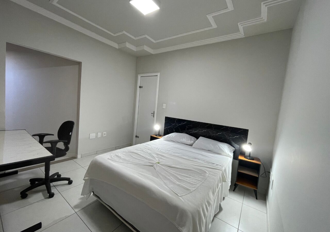Superior Suite, Mountain View | Desk, laptop workspace, bed sheets