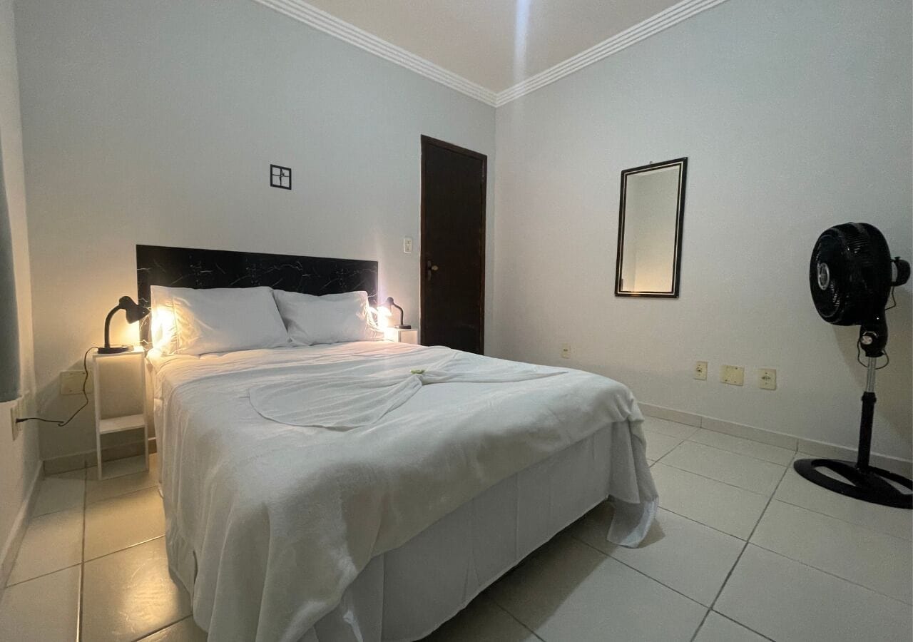 Habitación estándar con 2 camas individuales | Escritorio y espacio para trabajar con laptop 