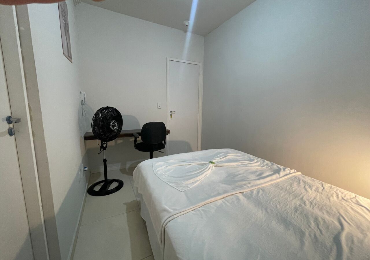 Habitación estándar con 2 camas individuales | Escritorio y espacio para trabajar con laptop 