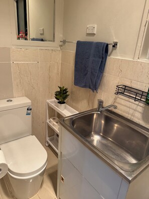 Hair dryer, towels, toilet paper - Separate private room In Sydney region (Hebersham)