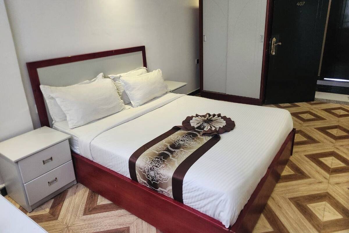 Standard Single Room, City View | Memory foam beds, in-room safe, desk, laptop workspace
