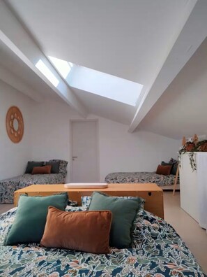 Iron/ironing board, bed sheets - Vrbo Property (Agde)