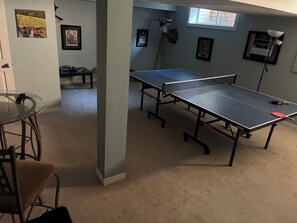 Games room - Modern and updated condo in London's Westmount neighbourhood. (London)