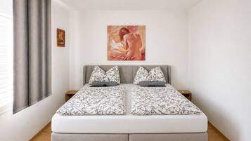 2 bedrooms, WiFi, bed sheets