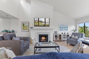 Unclassified image, 4 of 55, button - 4081 Pebble Vistas - Shepherd's Knoll Condo (Pebble Beach)