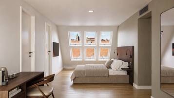 Habitación Deluxe doble, vistas a la ciudad | Escritorio, espacio para trabajar con un portátil, cortinas opacas