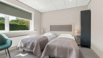 Double Room | In-room safe, WiFi (free), bed sheets