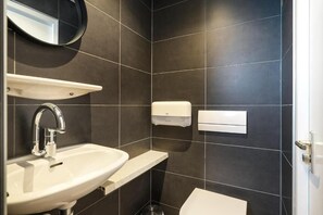 Bathroom - Guesthouse Ouddorp Connection (Ouddorp)