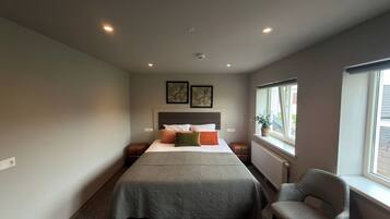 Deluxe Double Room | In-room safe, free WiFi