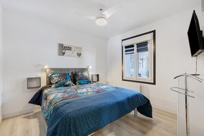 Iron/ironing board, WiFi - Holiday Home “Lilas NO” with Terrace, Private Garden, and Wi-Fi (Barbâtre)
