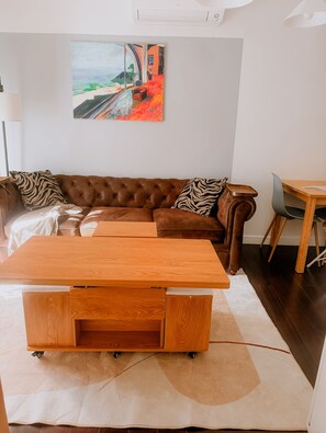 Living area - Vrbo Property (Crécy-la-Chapelle)