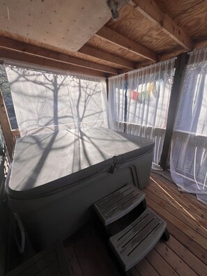 Indoor spa tub - Creek Side House w Hottub, On-Site Sauna/Tea Shop/Market, Edge of Natl Forest (Barnardsville)