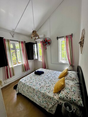 2 chambres, bureau, accĂšs au Wi-Fi (inclus), literie fournie