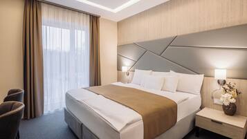 In-room safe, desk, laptop workspace, free WiFi