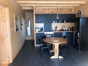 Private kitchen - Apartment “Les Gentianes” Valley & Mountain View, 6 Guests, 3 Bedrooms (Chamrousse)