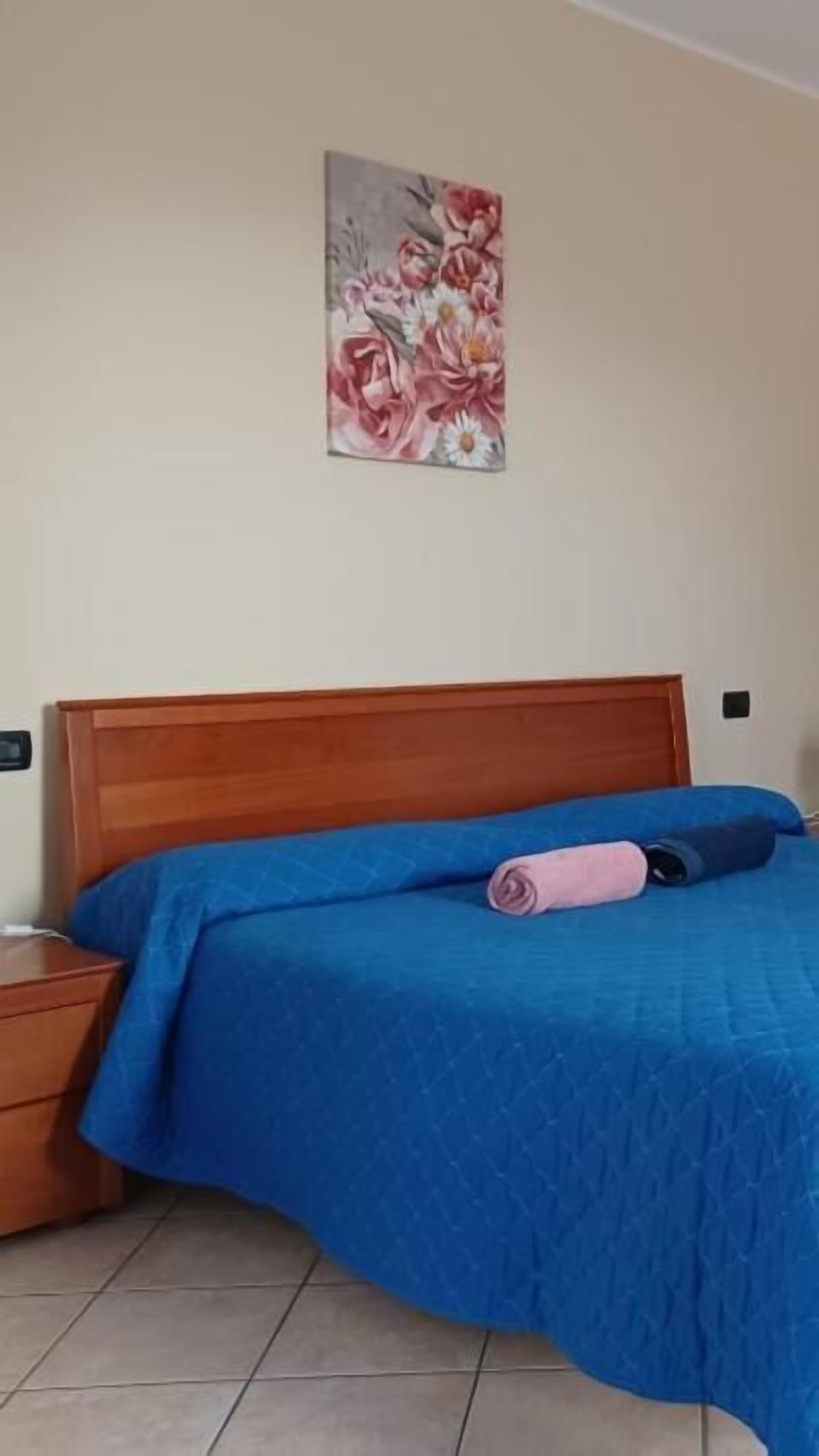 Familie studio, uitzicht op tuin | Een strijkplank/strijkijzer, gratis wifi